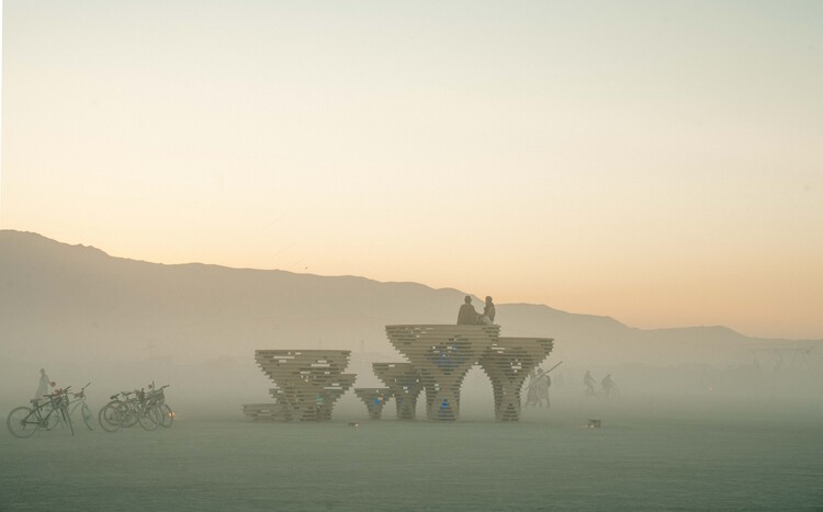 An interconnected mushroom garden and shelter from the desert sun: 8 installations in Burning Man 2024 - Image 8 of 30